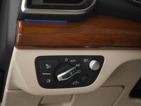 Used 2023 Audi Q5 e Prestige w/ Prestige Package image 27