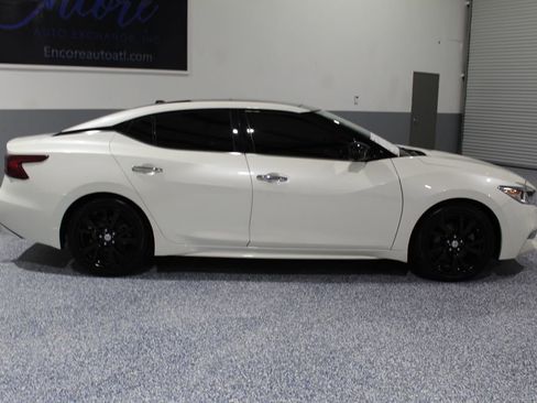 Used 2018 Nissan Maxima Platinum image 9