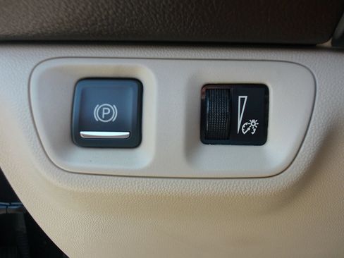 Used 2019 GMC Acadia Denali w/ Technology Package FWD image 29