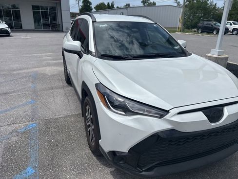 Used 2024 Toyota Corolla Cross AWD Hybrid image 11
