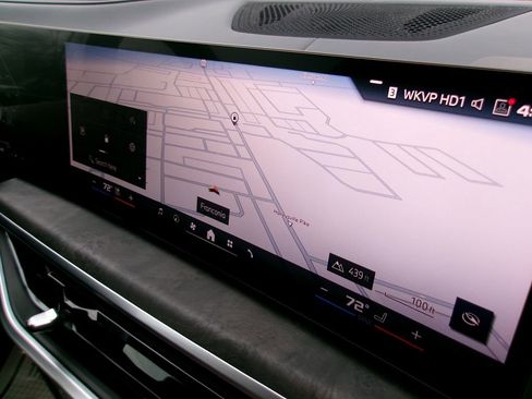 Used 2024 BMW X7 M60i w/ Executive Package image 33