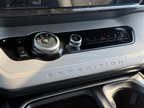 New 2026 Ford Expedition Active image 15
