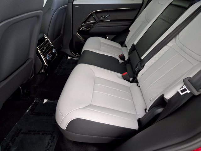 Used 2026 Land Rover Range Rover Sport Dynamic SE AWD/4WD image 5