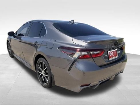 Used 2022 Toyota Camry SE w/ Carpet Mat Package (TMS) FWD image 7