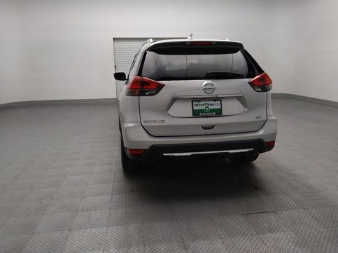 Used 2017 Nissan Rogue SV w/ SV Family Package FWD image 6