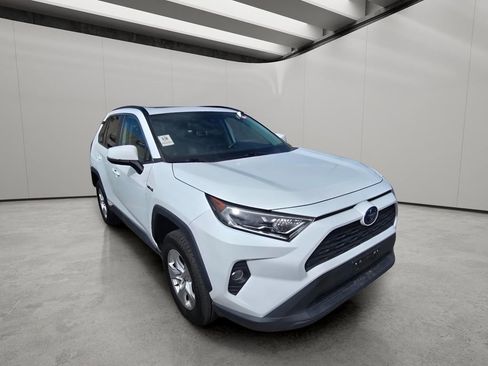 Used 2021 Toyota RAV4 XLE w/ Convenience Package image 14