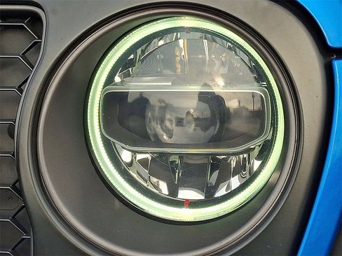 Used 2021 Jeep Gladiator Mojave w/ Dual Top Group image 29