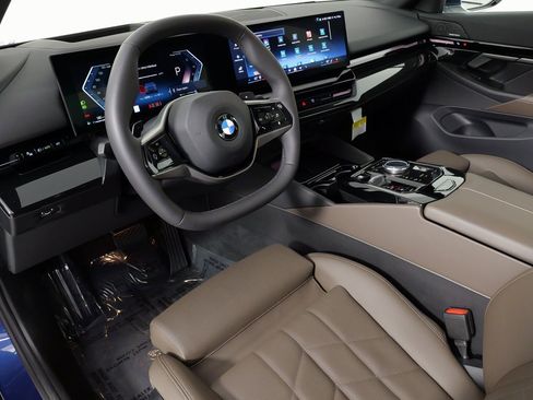 Used 2025 BMW 530i image 37