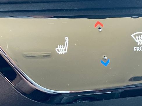 New 2026 Nissan Kicks SR AWD/4WD image 18