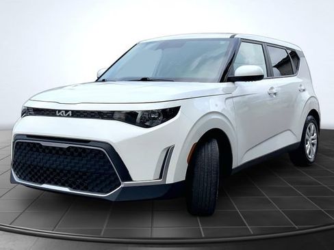 Used 2024 Kia Soul LX FWD image 4