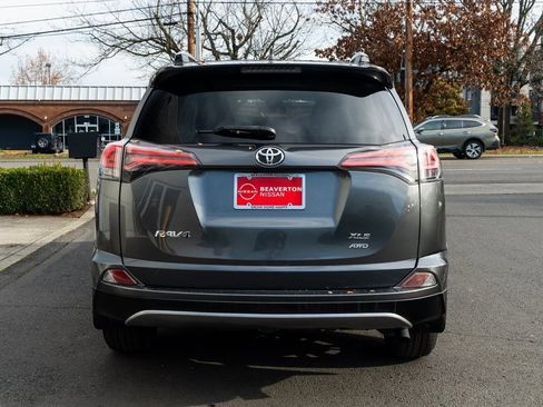 Used 2018 Toyota RAV4 XLE image 5