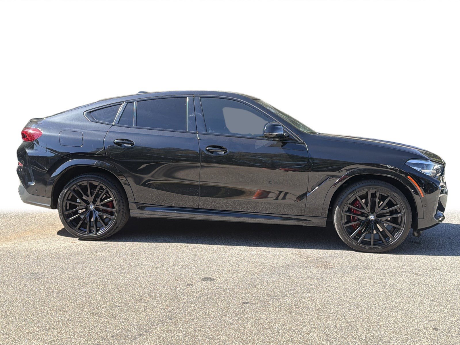 Used 2022 BMW X6 xDrive40i w/ M Sport Package AWD/4WD image 32