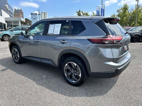 Used 2025 Nissan Rogue SV AWD/4WD image 4