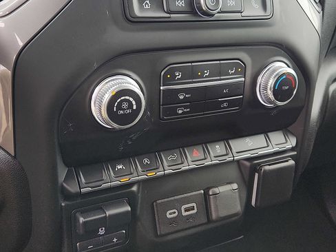 Used 2023 GMC Sierra 1500 Pro w/ Graphite Edition image 15