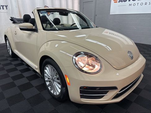 Used 2019 Volkswagen Beetle 2.0T SE image 12