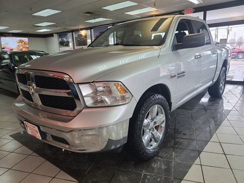 Used 2016 RAM 1500 Classic SLT w/ SLT Plus D￩cor Group image 1