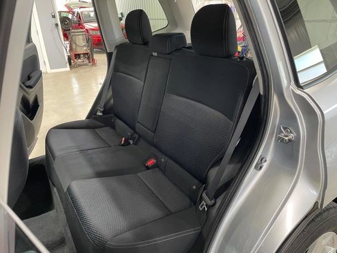 Used 2015 Subaru Forester 2.5i Premium w/ All-Weather Package AWD/4WD image 15
