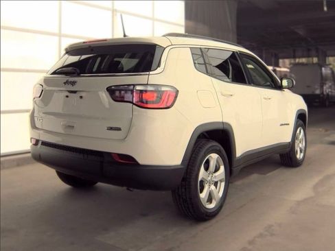Used 2021 Jeep Compass Latitude AWD/4WD image 3