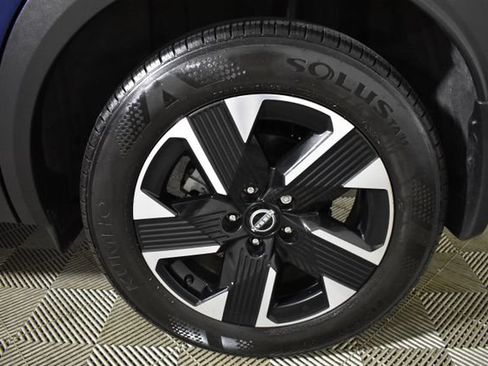 Certified 2025 Nissan Kicks SV AWD/4WD image 35
