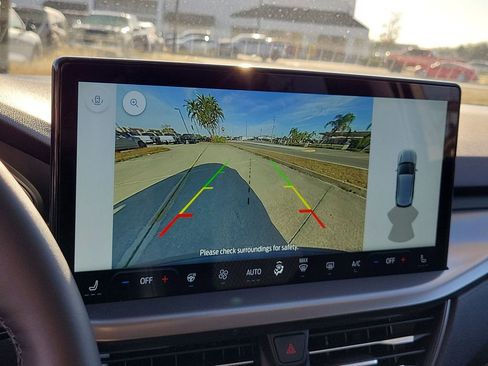 Used 2025 Ford Escape SE w/ Class II Trailer Tow Package image 27