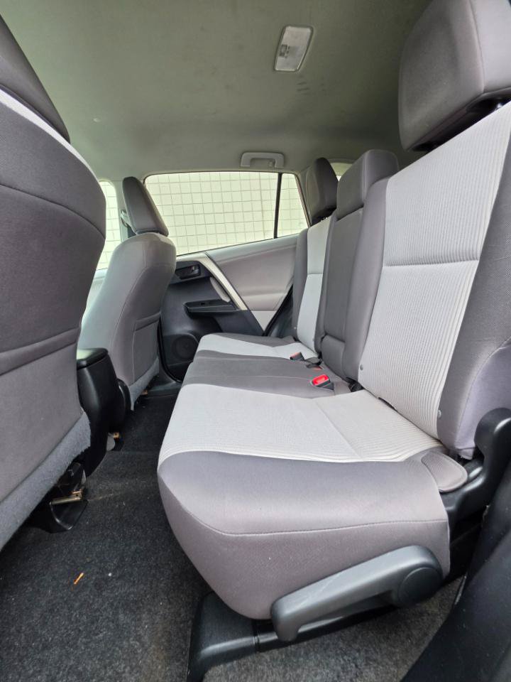 Used 2013 Toyota RAV4 LE AWD/4WD image 9