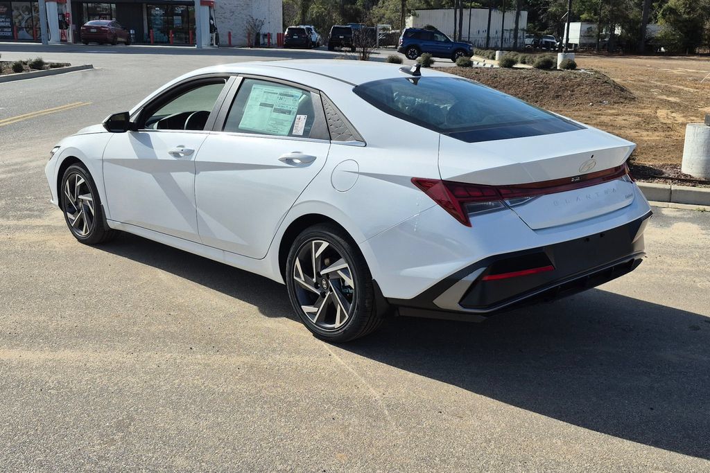 New 2026 Hyundai Elantra Limited FWD image 8
