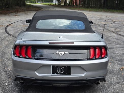 Used 2022 Ford Mustang Premium RWD image 6
