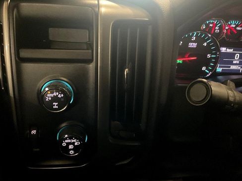 Used 2018 Chevrolet Silverado 1500 LT w/ All Star Edition image 22