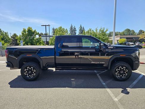Used 2025 GMC Sierra 2500 AT4X AWD/4WD image 6