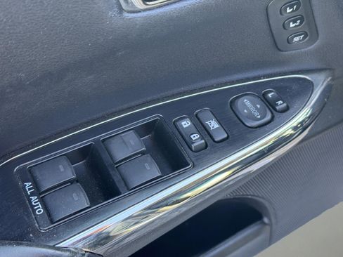 Used 2018 Toyota Avalon XLE Premium image 6