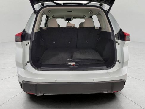 Used 2025 Nissan Rogue SV image 16