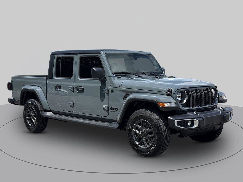 Used 2025 Jeep Gladiator Sport AWD/4WD image 1