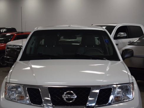 Used 2013 Nissan Frontier SV image 5
