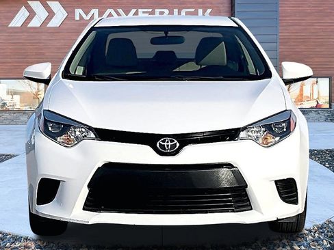 Used 2014 Toyota Corolla LE image 2