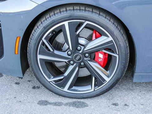 New 2025 Audi S6 e-tron Premium Plus image 9