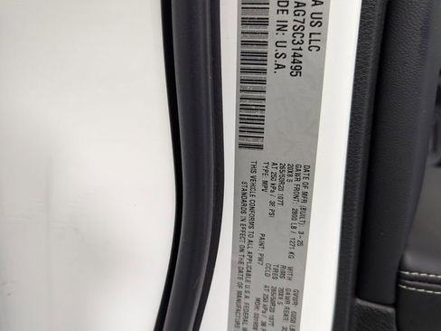 New 2025 Jeep Grand Cherokee Altitude image 32