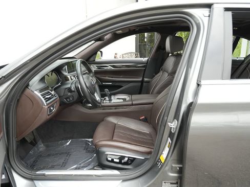 Used 2016 BMW 750i xDrive AWD/4WD image 17