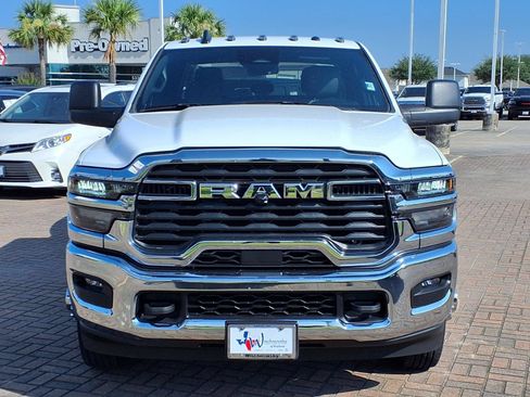 Used 2026 RAM 3500 Tradesman w/ Chrome Appearance Group A AWD/4WD image 2