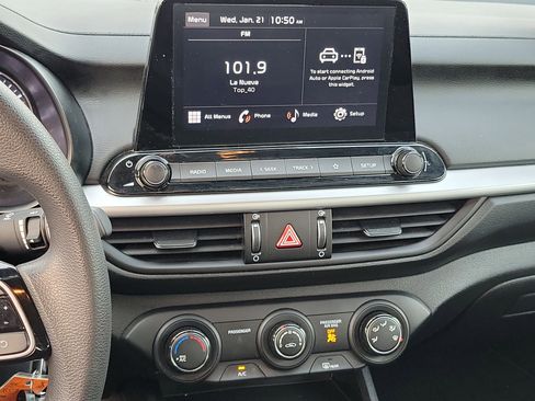 Used 2024 Kia Forte LXS w/ LXS Technology Package image 11