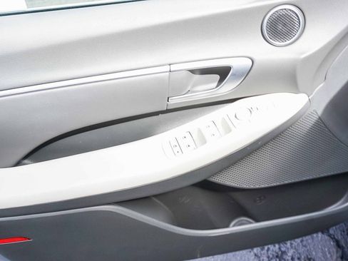 Certified 2024 Hyundai Sonata SEL w/ Convenience Package image 19