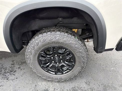 New 2026 Chevrolet Silverado 1500 ZR2 w/ Dark Appearance Package image 9