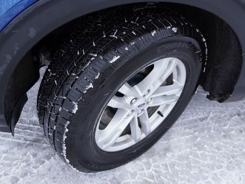 Certified 2022 Ford Explorer XLT w/ Equipment Group 202A image 14