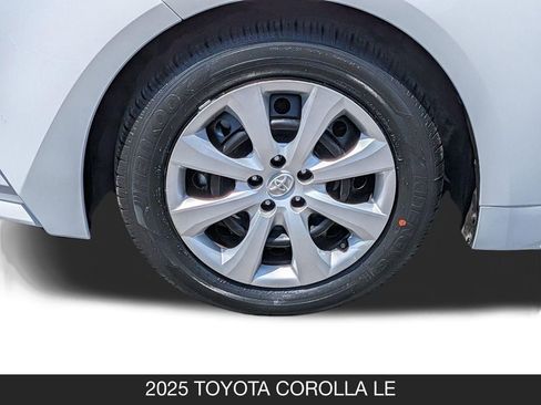 Used 2025 Toyota Corolla LE FWD image 11