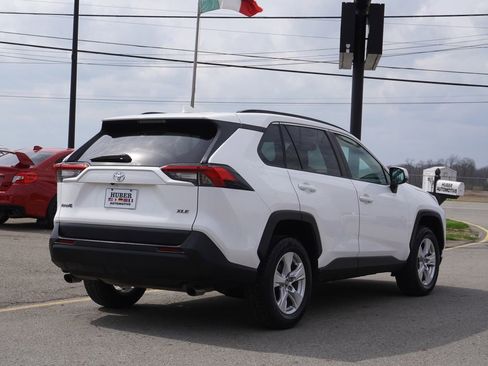 Used 2021 Toyota RAV4 XLE image 7