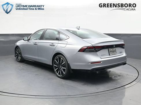 Used 2025 Honda Accord Touring image 8