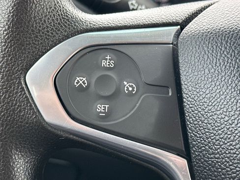 Used 2021 Chevrolet Traverse LS FWD image 10
