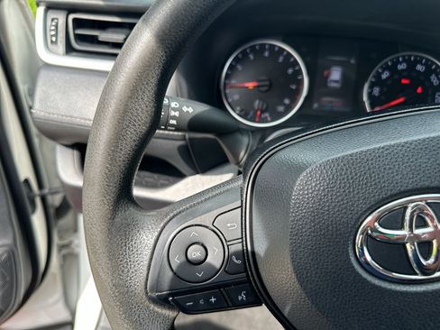 Used 2021 Toyota RAV4 LE FWD image 23