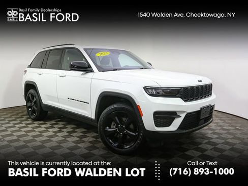 Used 2023 Jeep Grand Cherokee Altitude AWD/4WD image 1