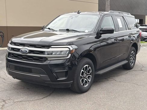 Used 2024 Ford Expedition XLT image 8