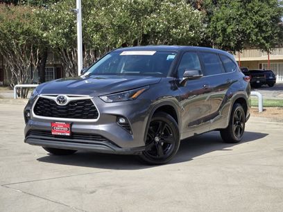 Certified 2023 Toyota Highlander LE